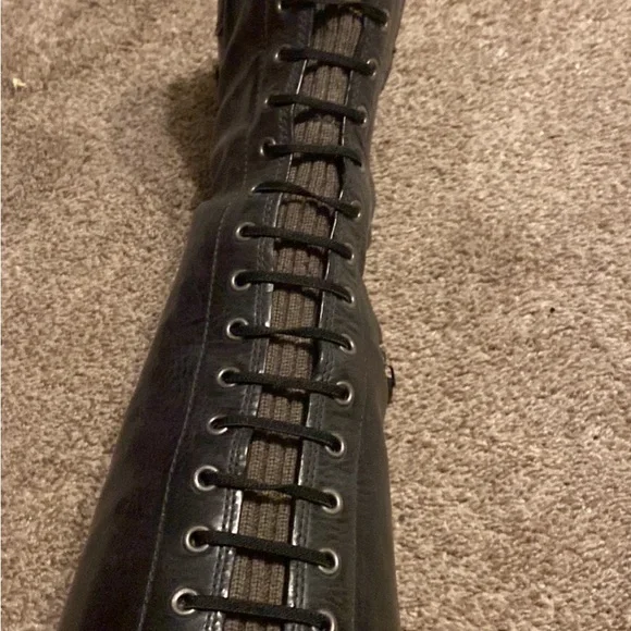 Cole Haan sweater lined leather winter boots - Picture 4 of 4